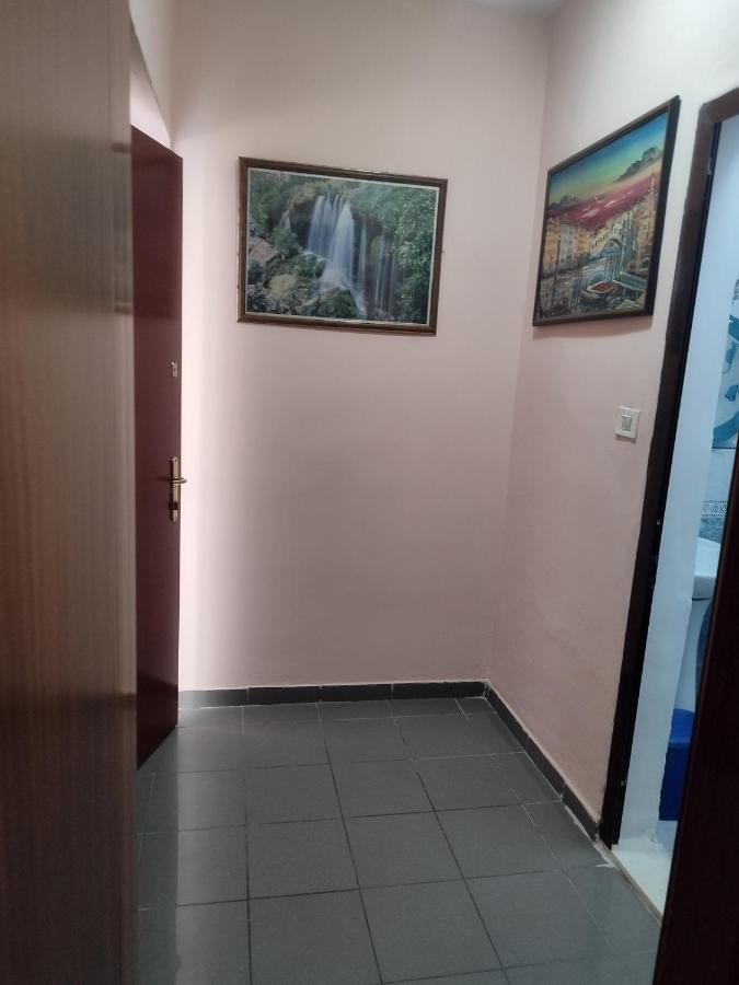 Guest Room Tirana Center Bagian luar foto