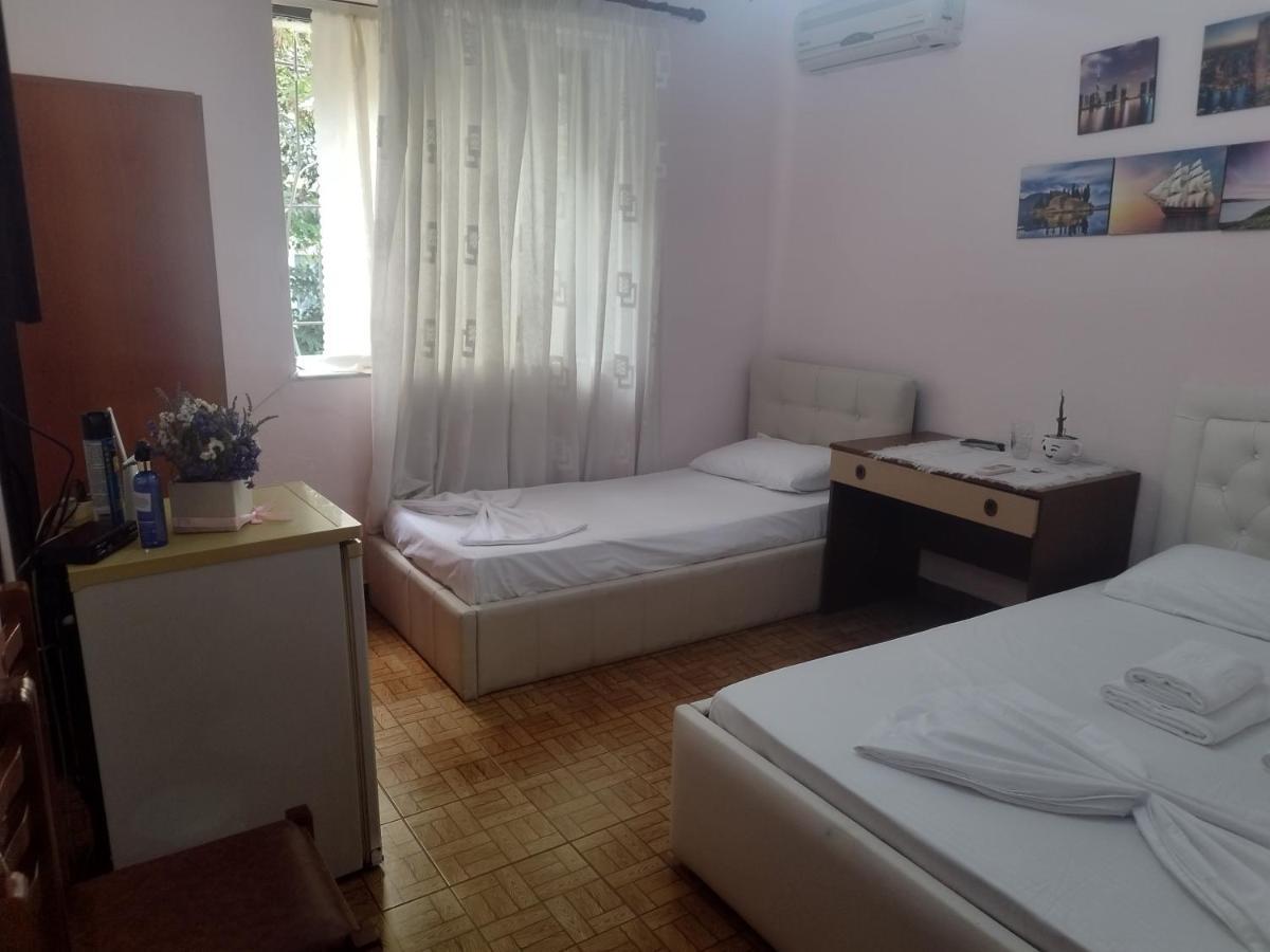 Guest Room Tirana Center Bagian luar foto